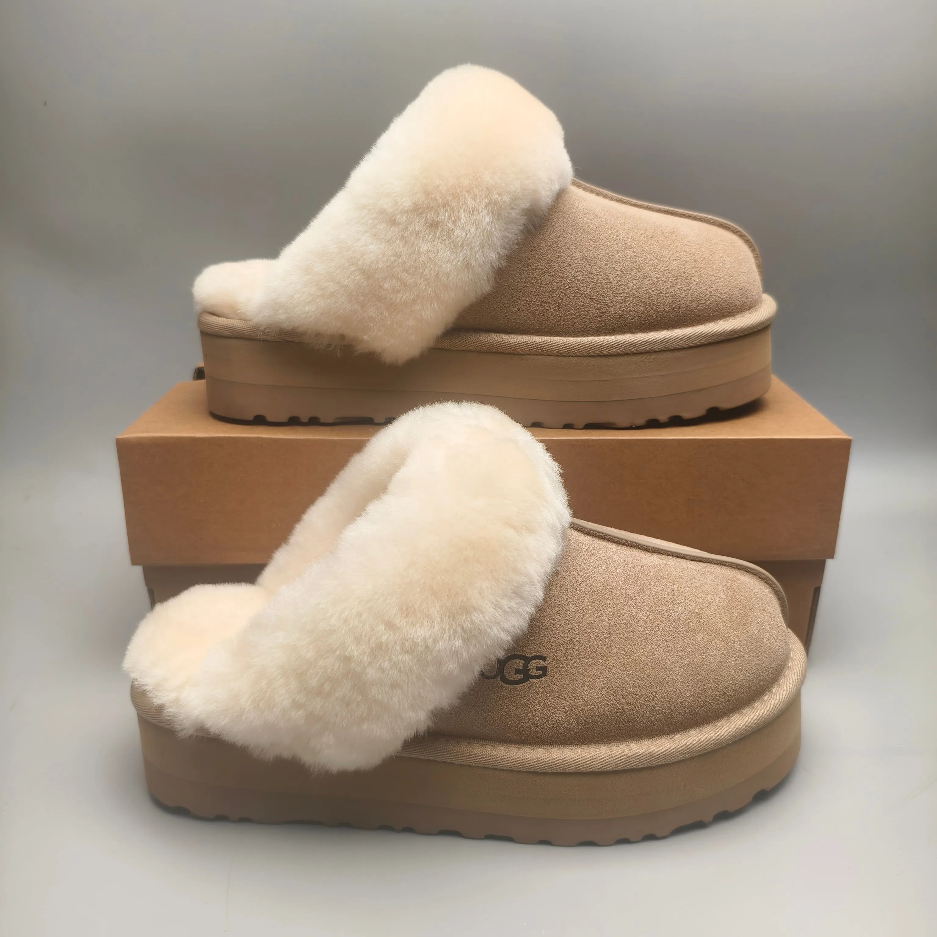 💰440 UGG sheepskin all-in-one snow boots 2550 🔥Thick-soled wool slippers (star slippers plus version) are comfortable and can be worn at home. Wool slippers can be worn outside. Split cow upper, Longfeng moccasin wool lining. The original three-layer combination outsole is light and comfortable on the foot. Only the top version is made. The oil edge craftsmanship is exquisite! Color: maroon gray sand antelope brown black code number: 35-41